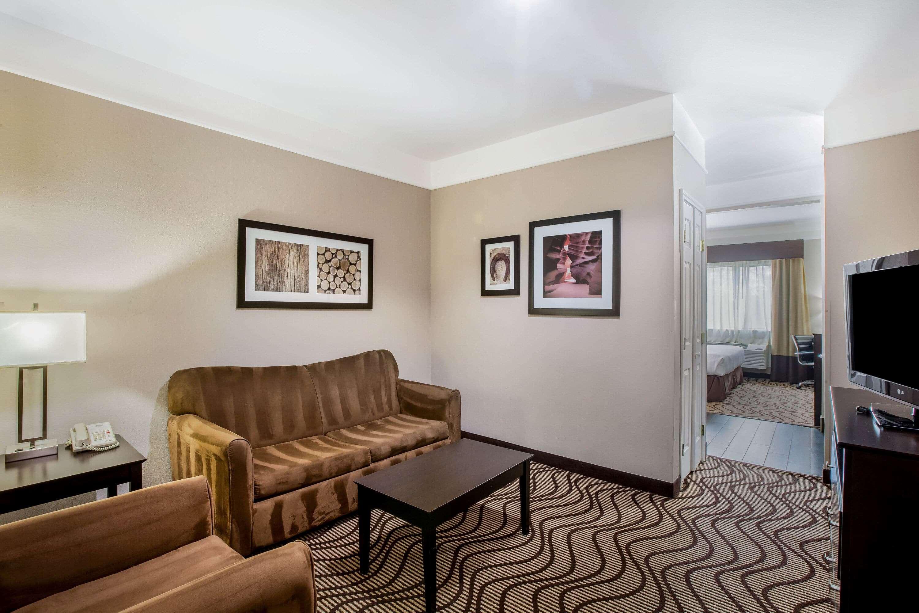 La Quinta by Wyndham Pasadena Hotel Bagian luar foto