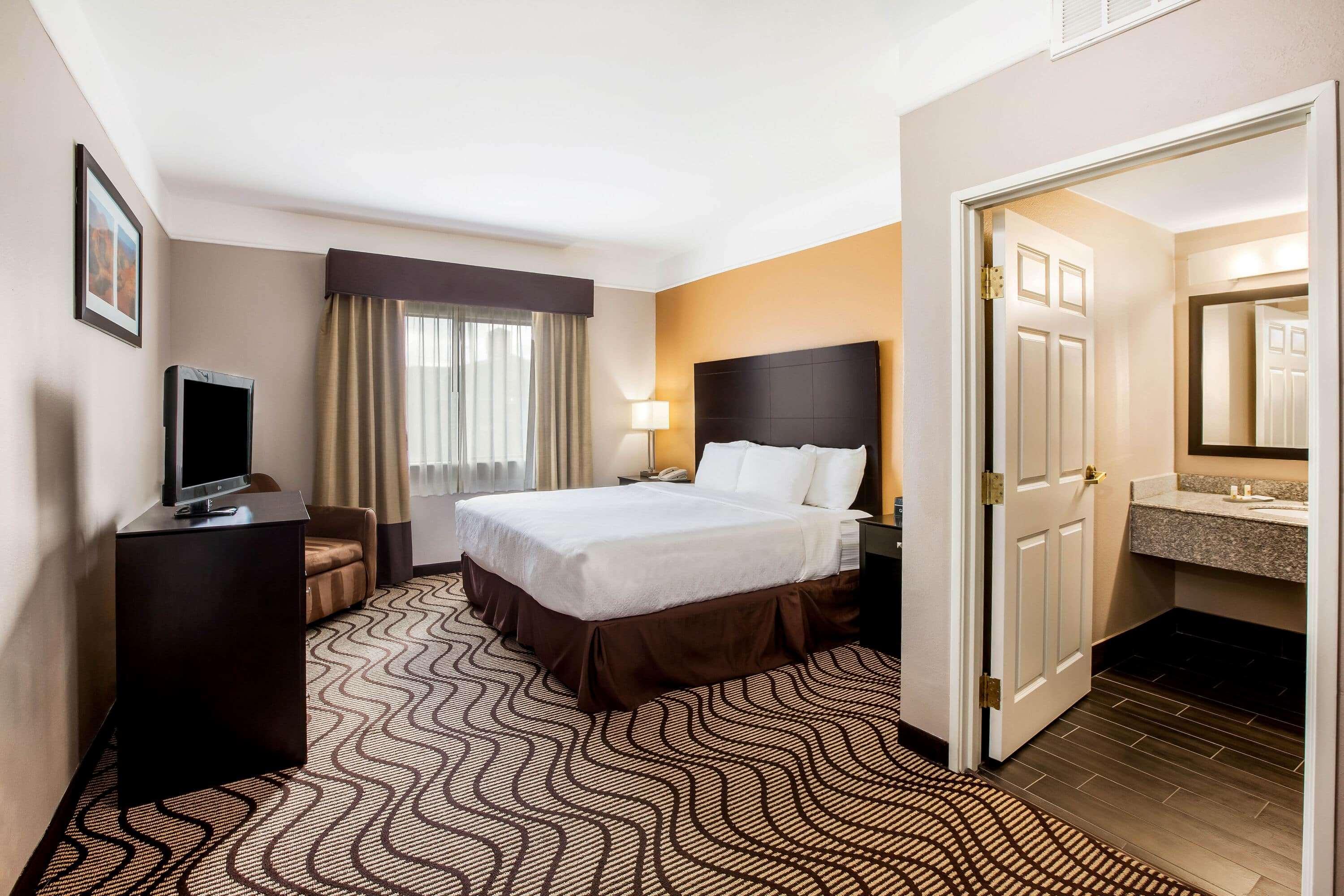 La Quinta by Wyndham Pasadena Hotel Bagian luar foto